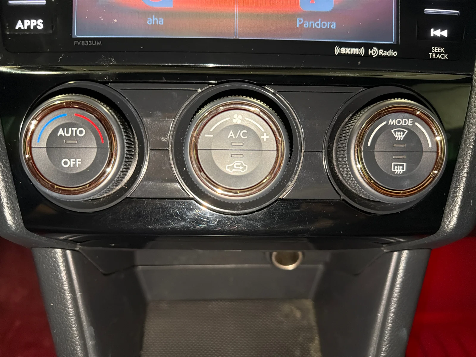 Used 2018 Crystal Black Silica Subaru Premium image 32
