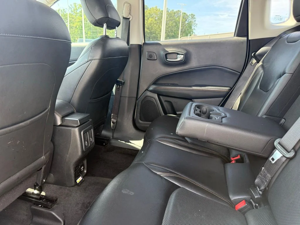 Used 2018 White Jeep Limited image 16