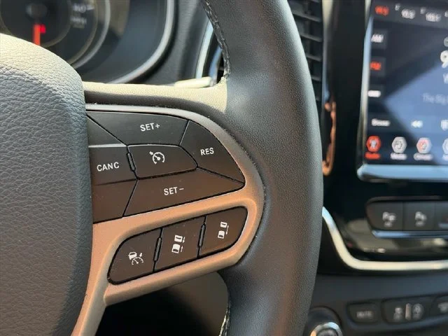 Used 2022 Black Jeep Limited image 22