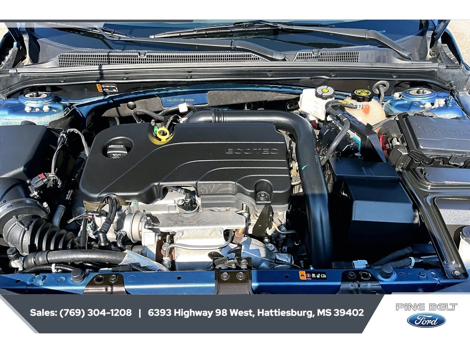 Used 2024 Lakeshore Blue Metallic Chevrolet LT image 8