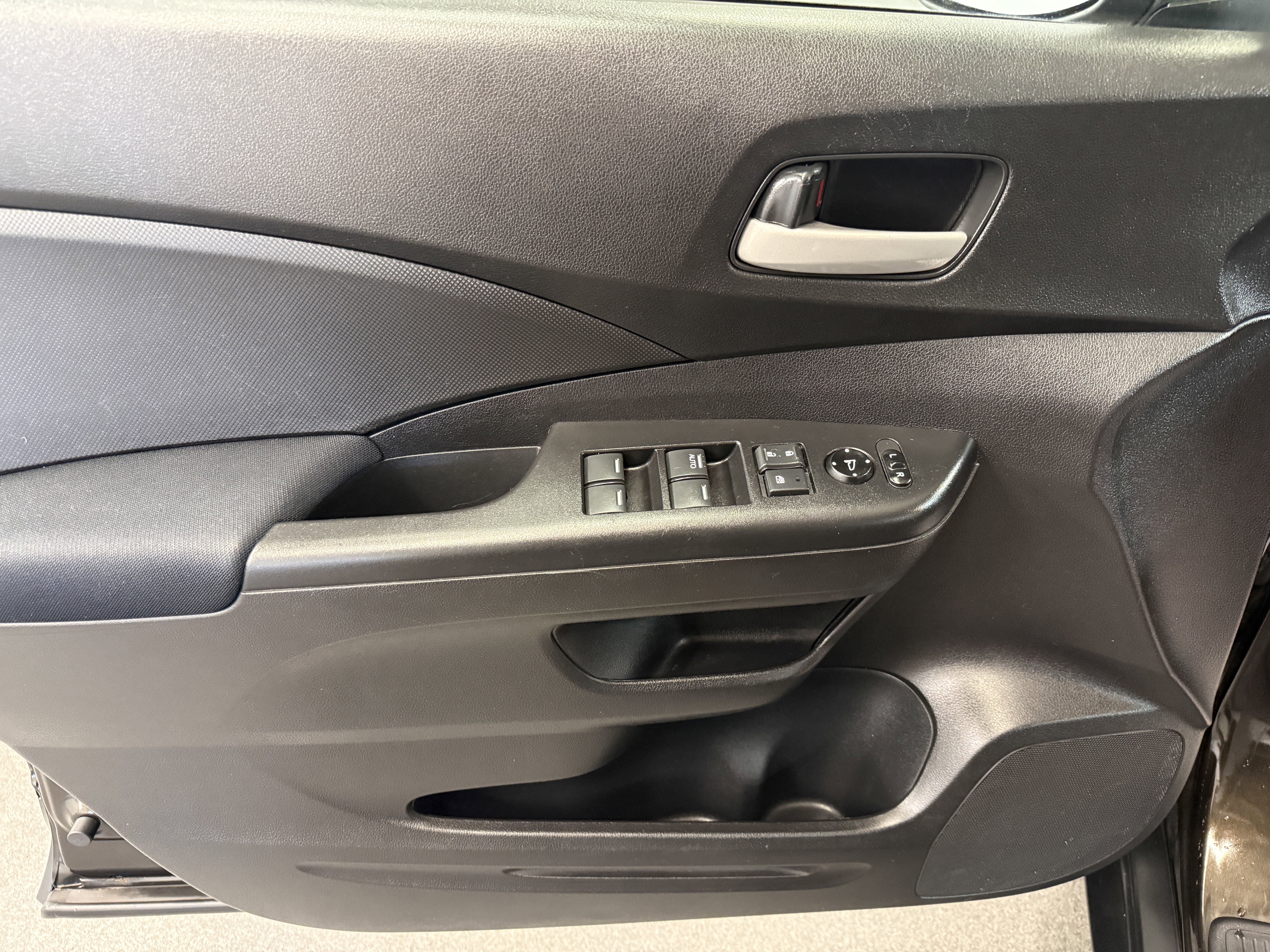 Used 2015 Urban Titanium Metallic Honda LX image 12