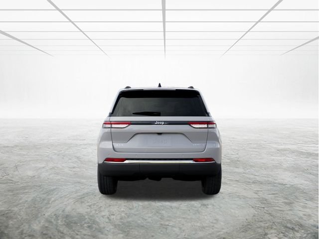New 2026 Bright White Clear-Coat Exterior Paint Jeep Limited image 7