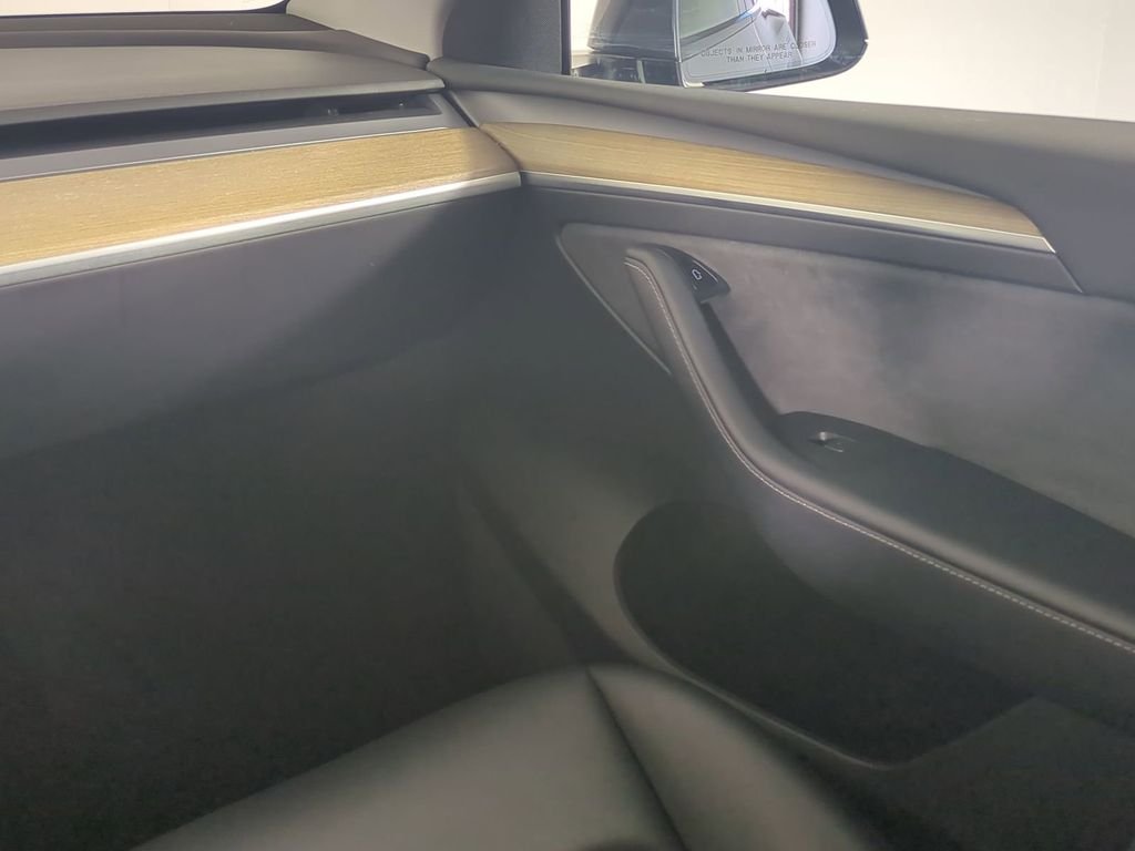 2023 Tesla Model Y Long Range - Photo 20