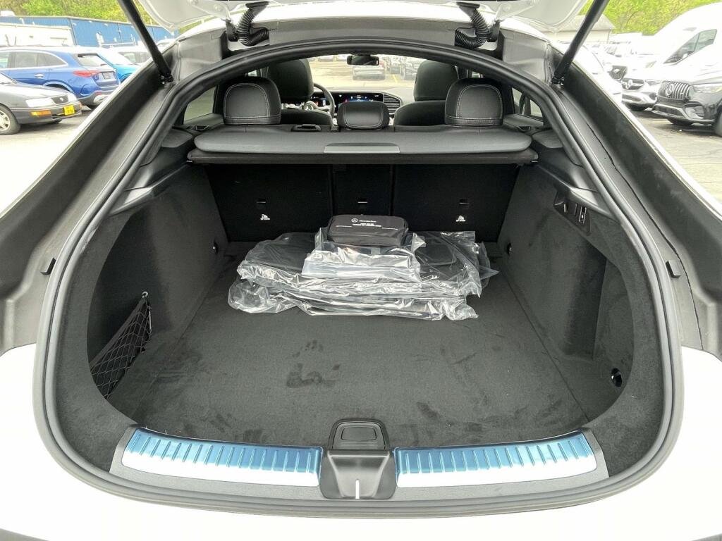 New 2026 MANUFAKTUR Moonlight White Metallic Mercedes-Benz AMG® GLE 63 S image 20