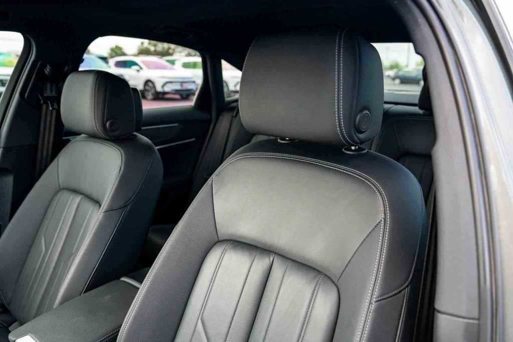 Used 2024  Audi 55 Premium Plus image 9