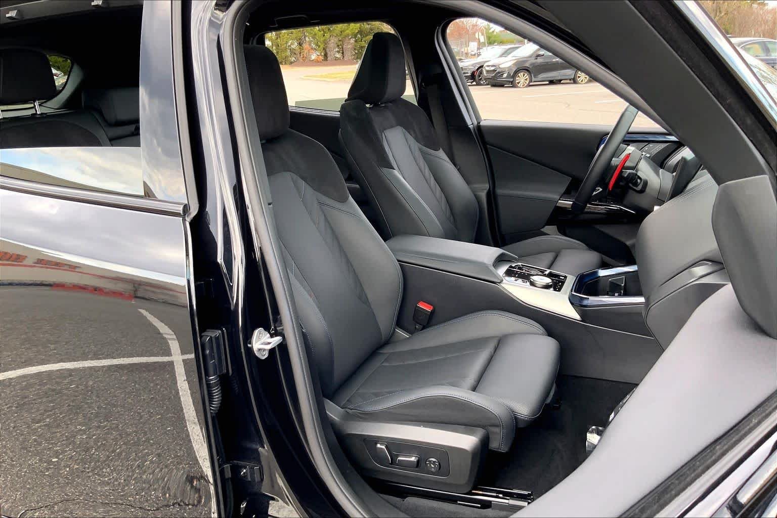 Certified Used 2025 Black Sapphire Metallic BMW M50 xDrive image 8