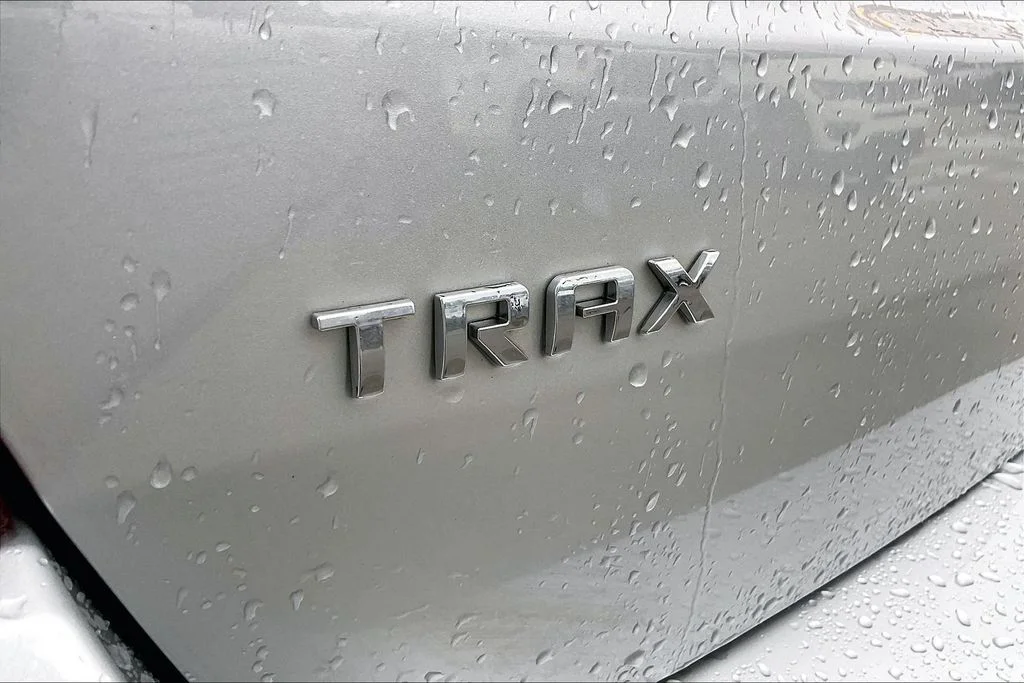 Used 2022 Silver Chevrolet LS image 21