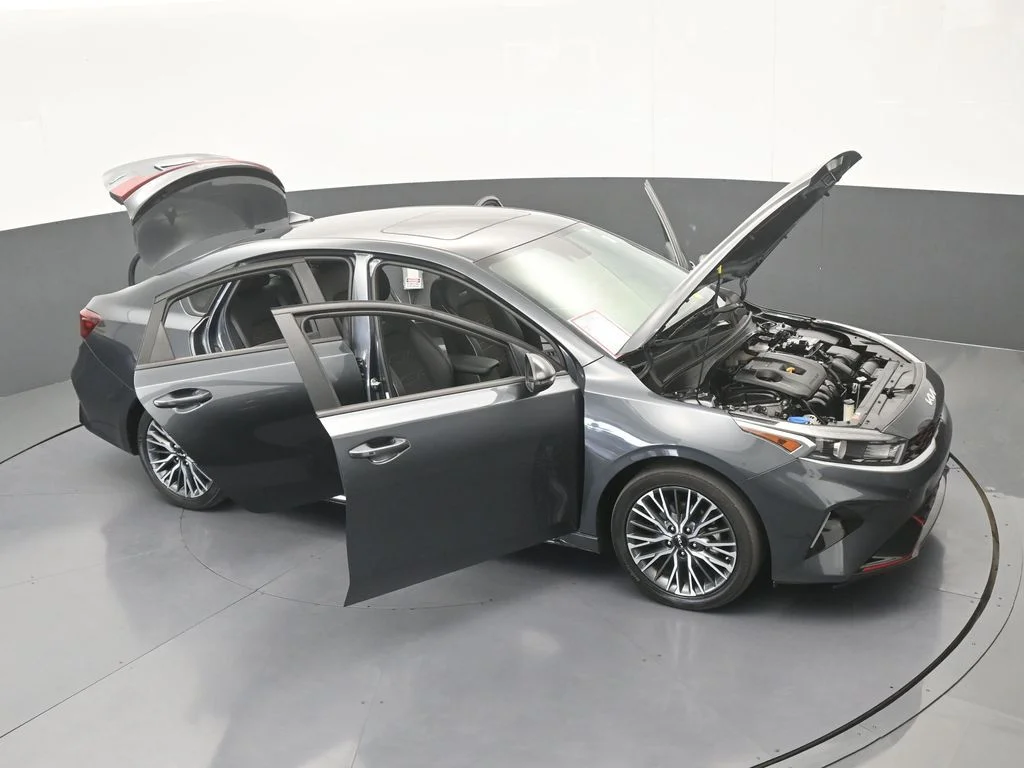 Used 2024 Gravity Gray Kia GT-Line image 71