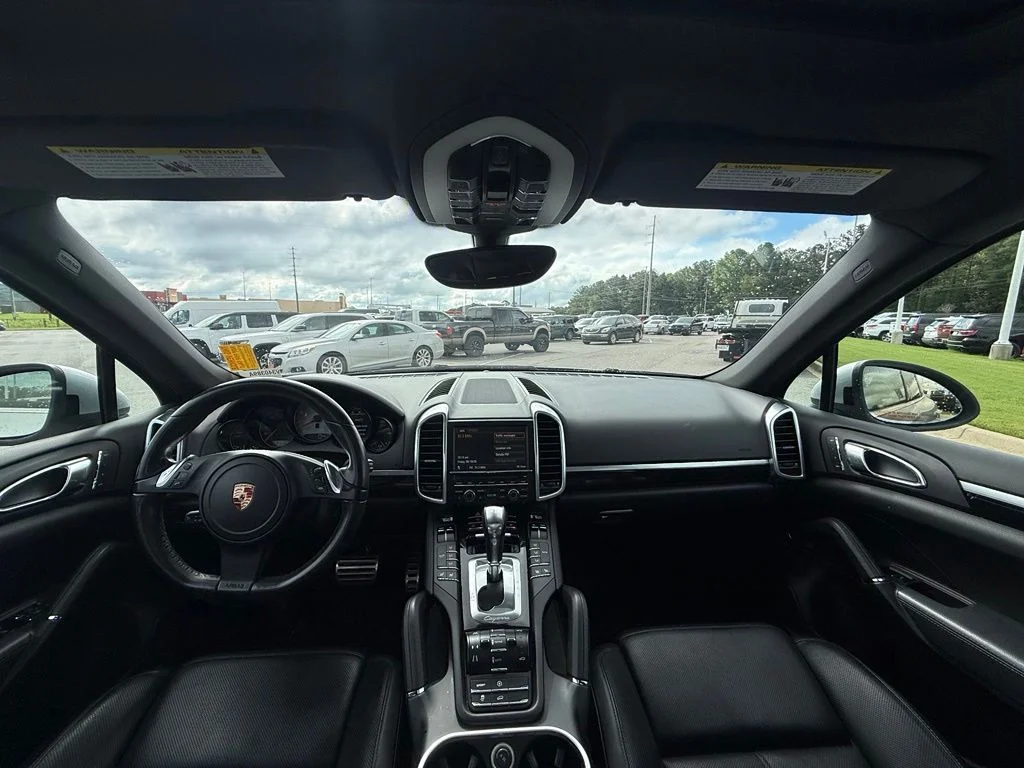 Used 2012  Porsche S image 9