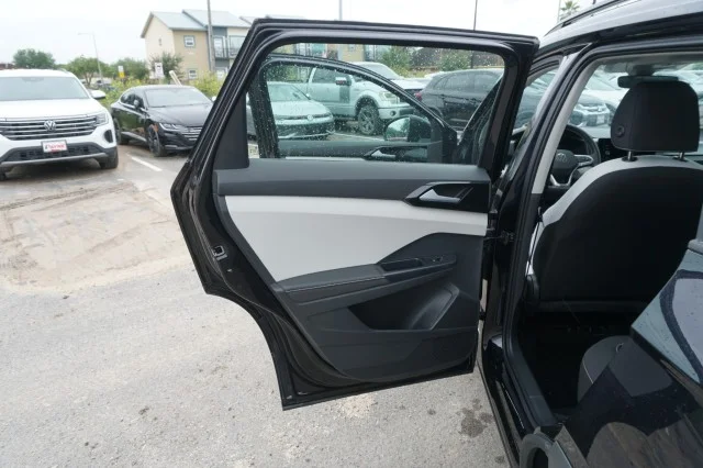 2025 Volkswagen Taos S - Photo 17