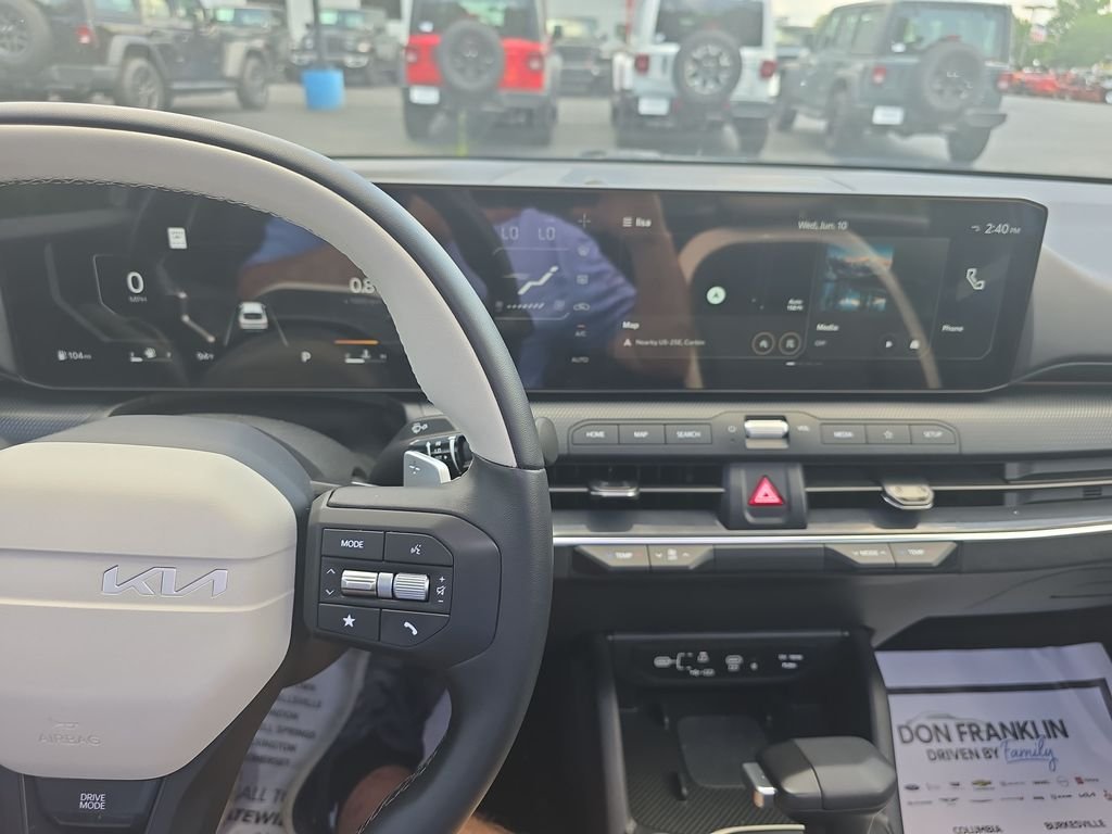 2025 Kia K4 GT-Line Turbo - Photo 17