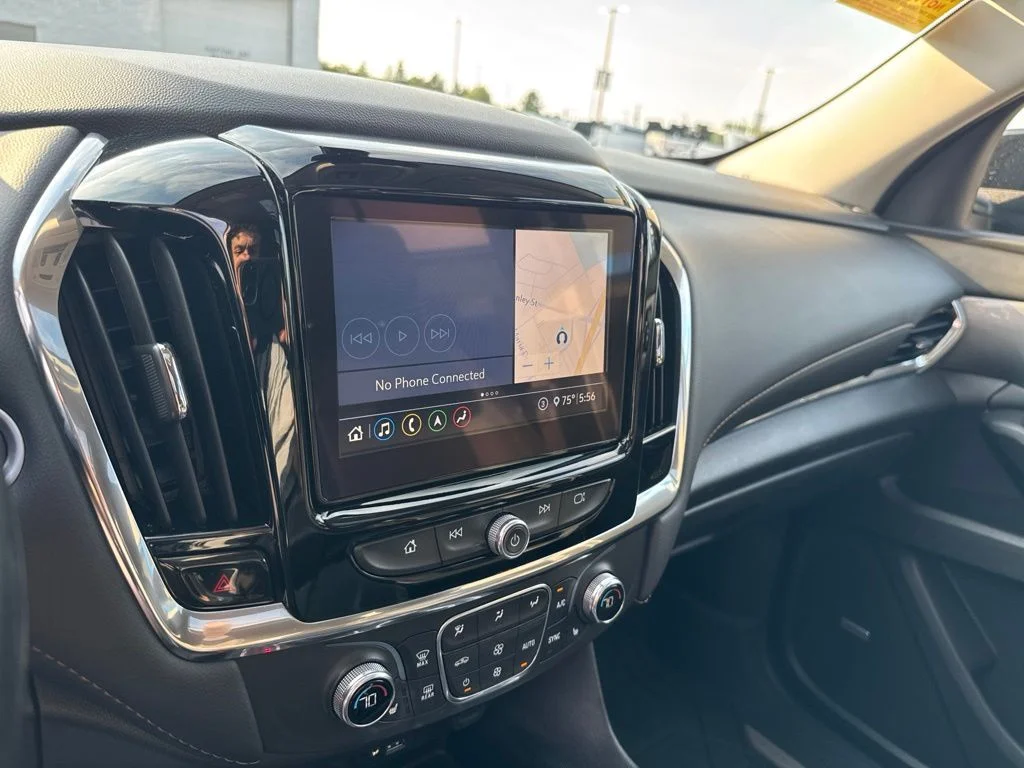 Used 2021 Mosaic Black Metallic Chevrolet RS image 19