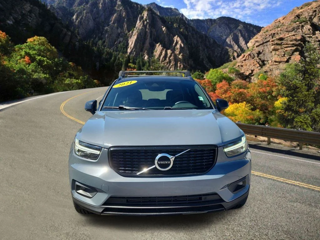 Used 2021 Gray Volvo R-Design image 6