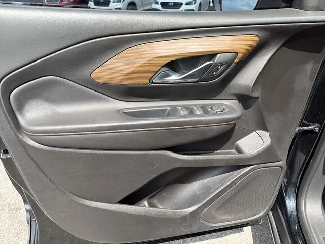 Used 2019 Black GMC SLE image 15