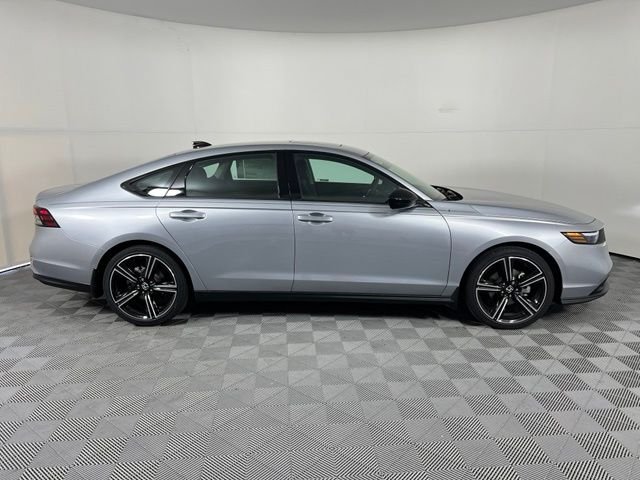 New 2026 Silver Honda SE image 8