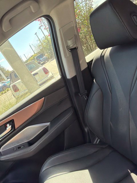 Used 2022 Platinum White Pearl Acura 3.5L image 3