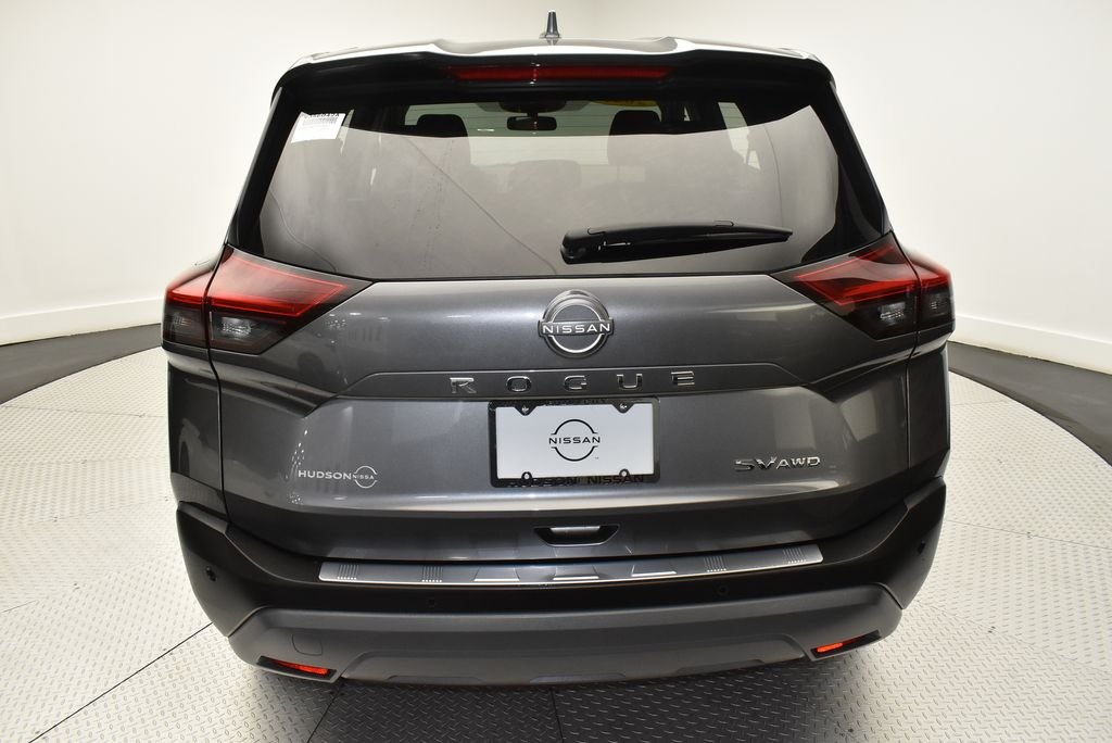 Used 2023 Gray Nissan SV image 6