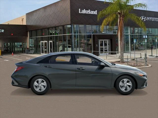 New 2026 Hyundai ELANTRA SE