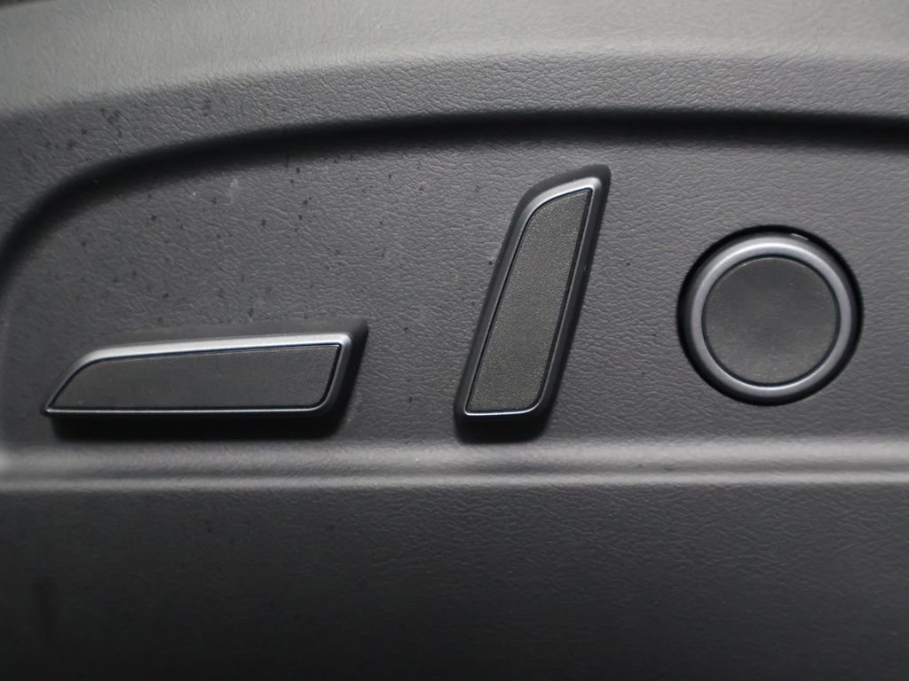 2026 Tesla Model Y Long Range - Photo 31