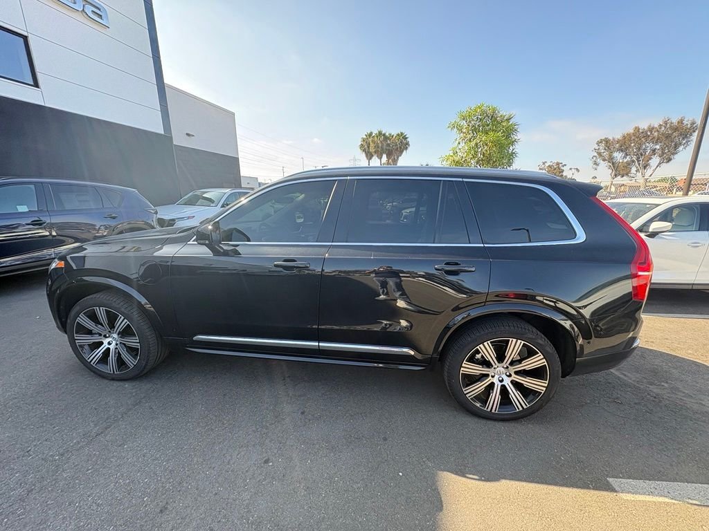 Used 2025 Onyx Black Metallic Volvo T8 Plus image 9