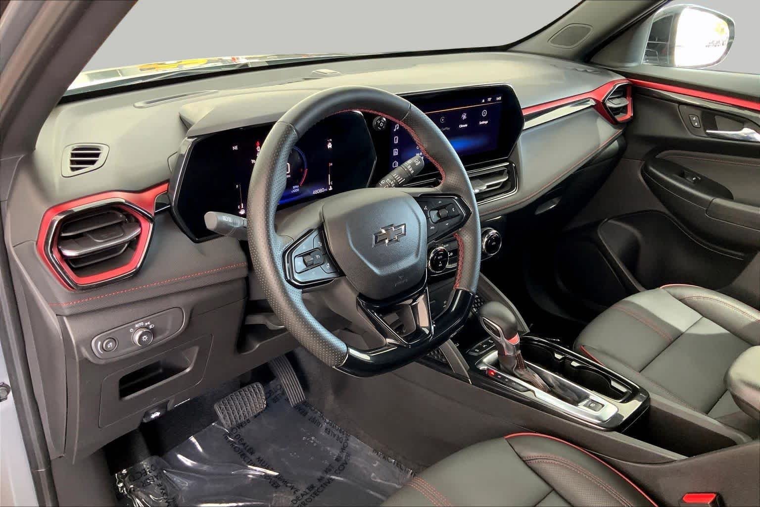 Used 2025 Sterling Gray Metallic Chevrolet RS image 18