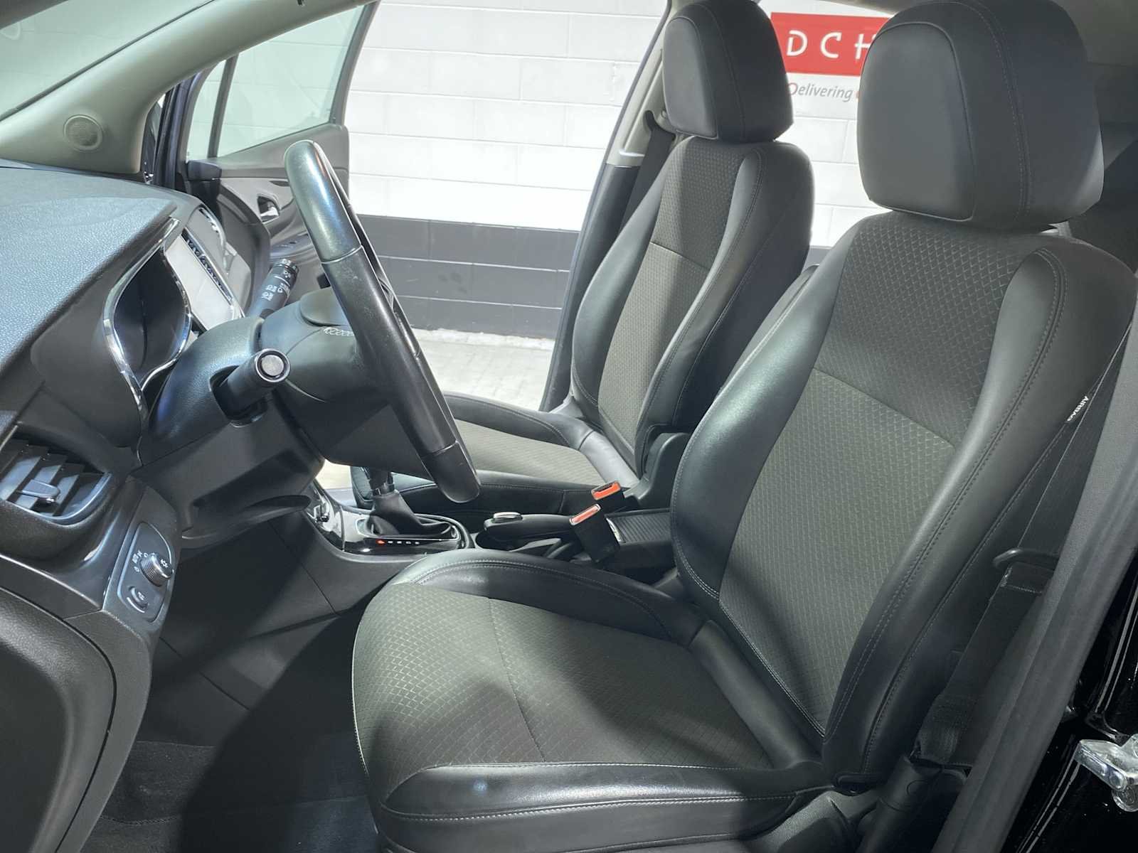 Used 2019 Ebony Twilight Metallic Buick Preferred image 11