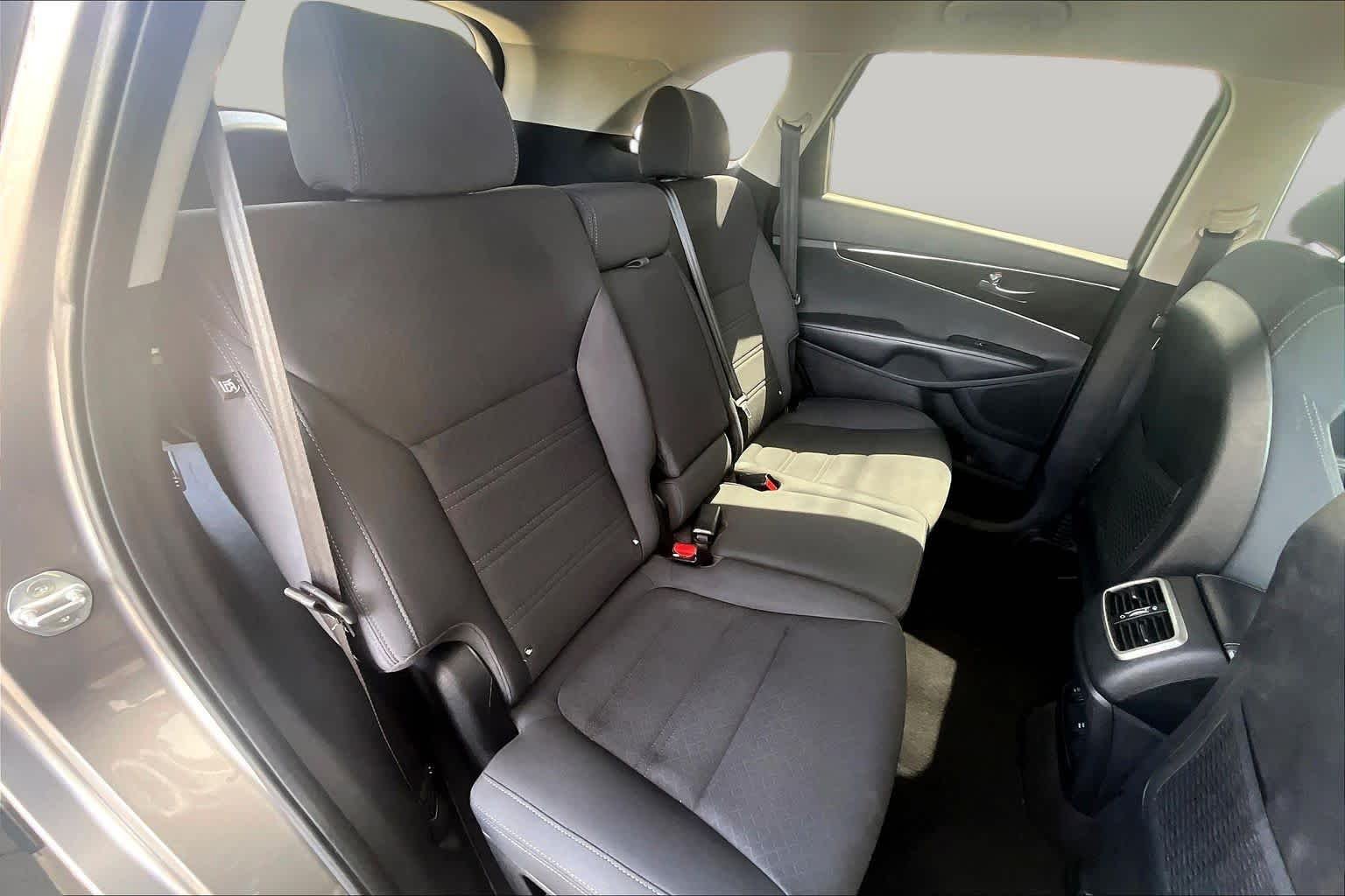 Used 2016 Titanium Silver Kia LX image 20