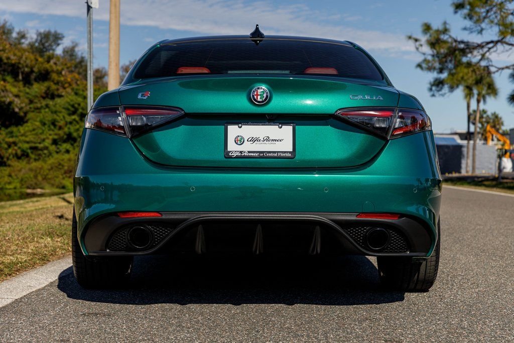 2025 Alfa Romeo Giulia Base - Photo 9