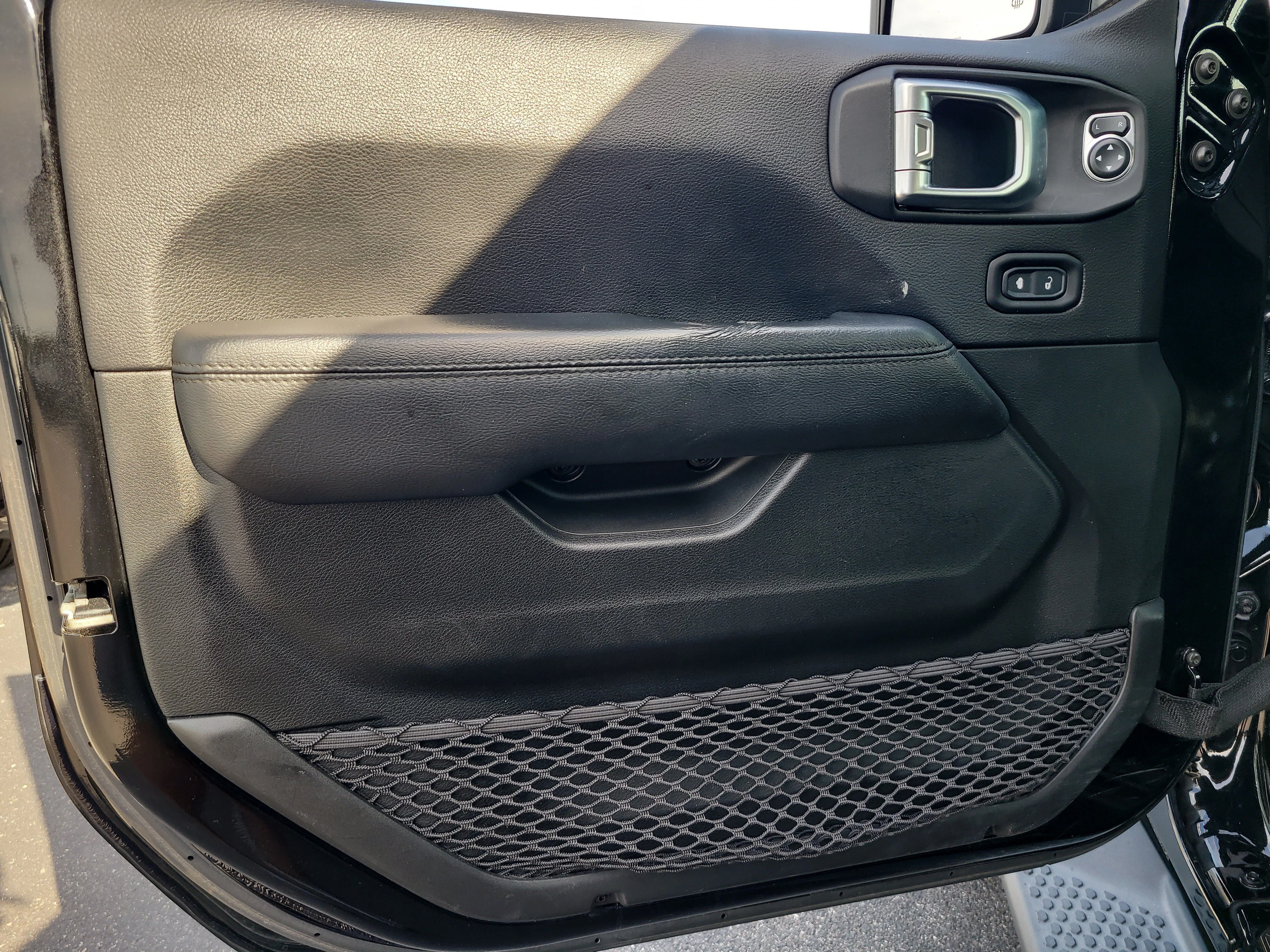 Used 2020 Black Clearcoat Jeep Sahara Altitude image 15