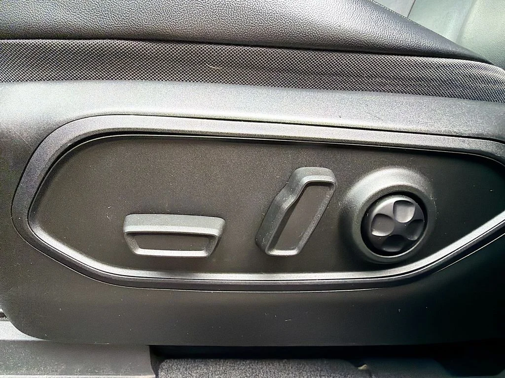 Used 2022 Gray Metallic Jeep Limited image 14