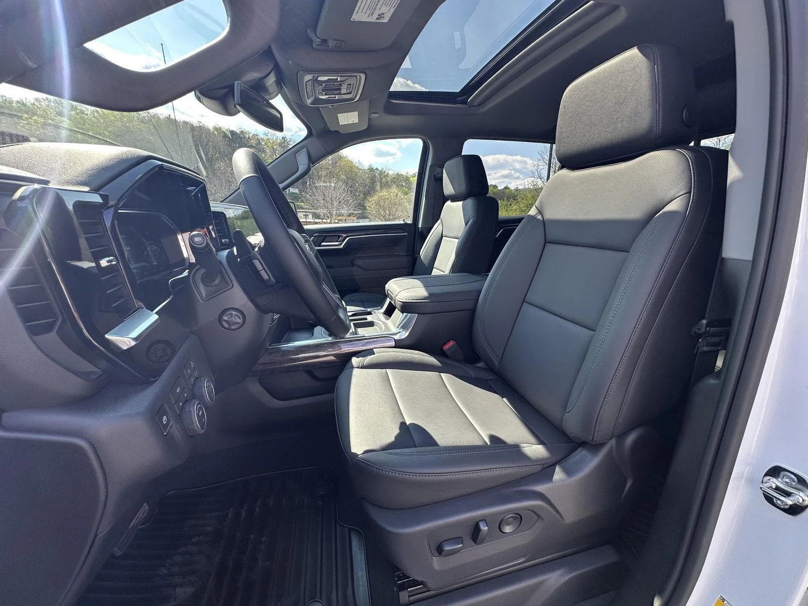 2026 Chevrolet Silverado 1500 LTZ - Photo 9