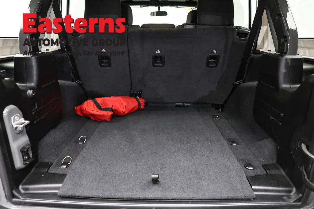 Used 2021 Gray Jeep Unlimited Willys image 9