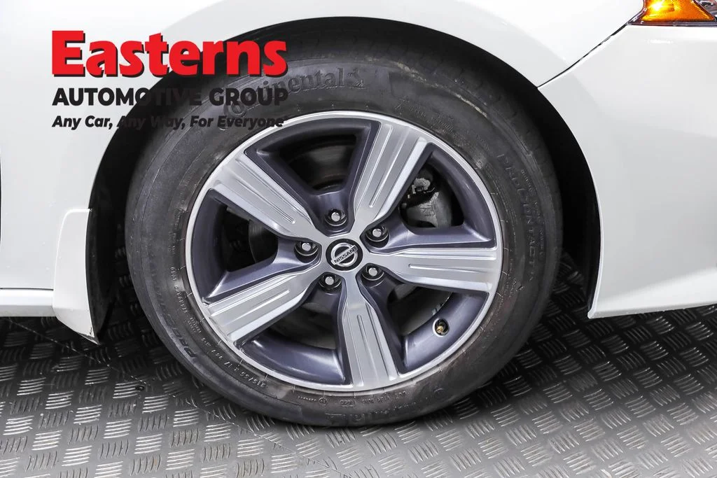 Used 2022 White Nissan 2.5 SL image 28
