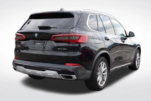 Used 2020 Black BMW xDrive40i image 10