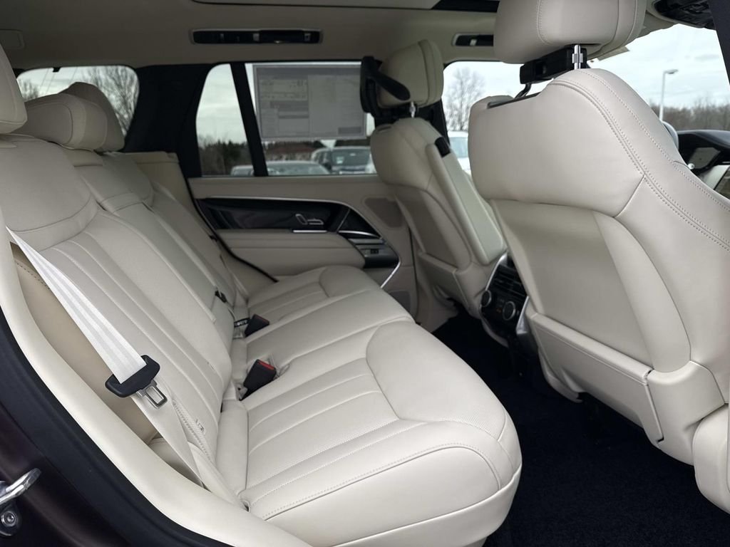 New 2026 Tourmaline Brown in Satin finish Land Rover SE image 14
