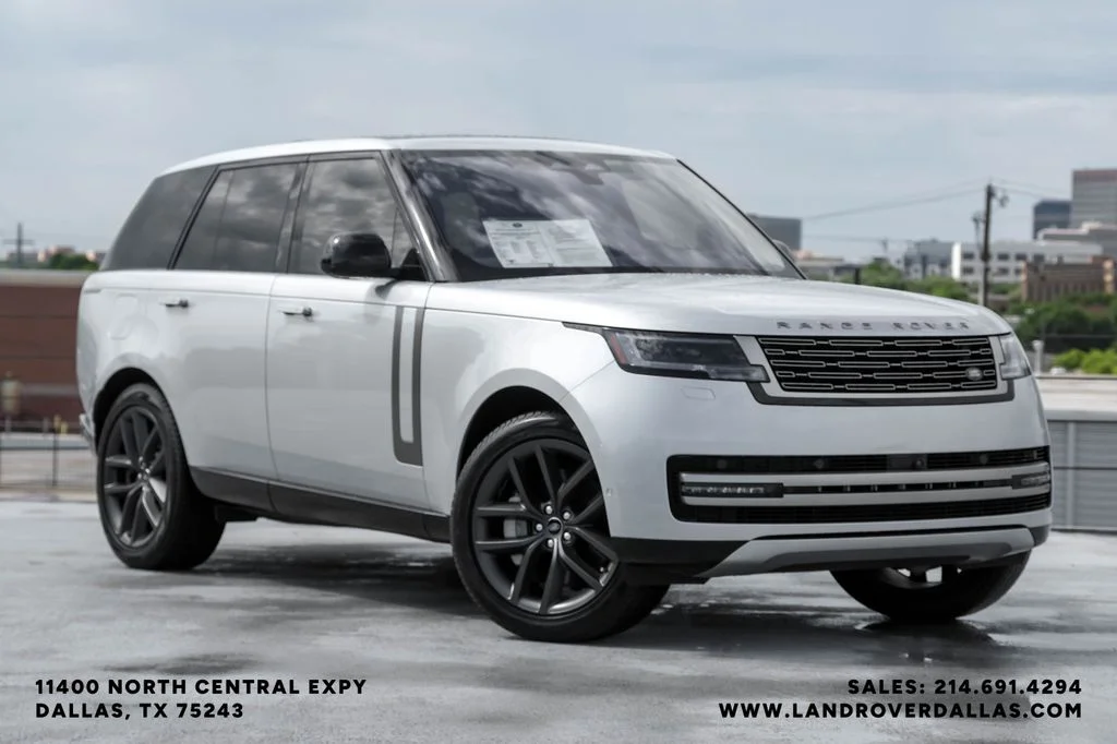 Used 2023 Silver Land Rover SE image 5