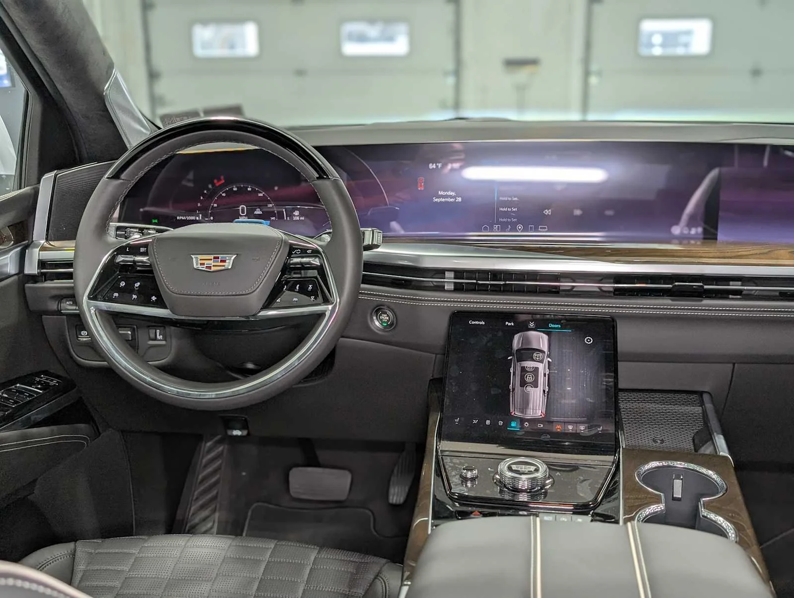 New 2027 Vibrant White Tricoat Cadillac Platinum Luxury image 5