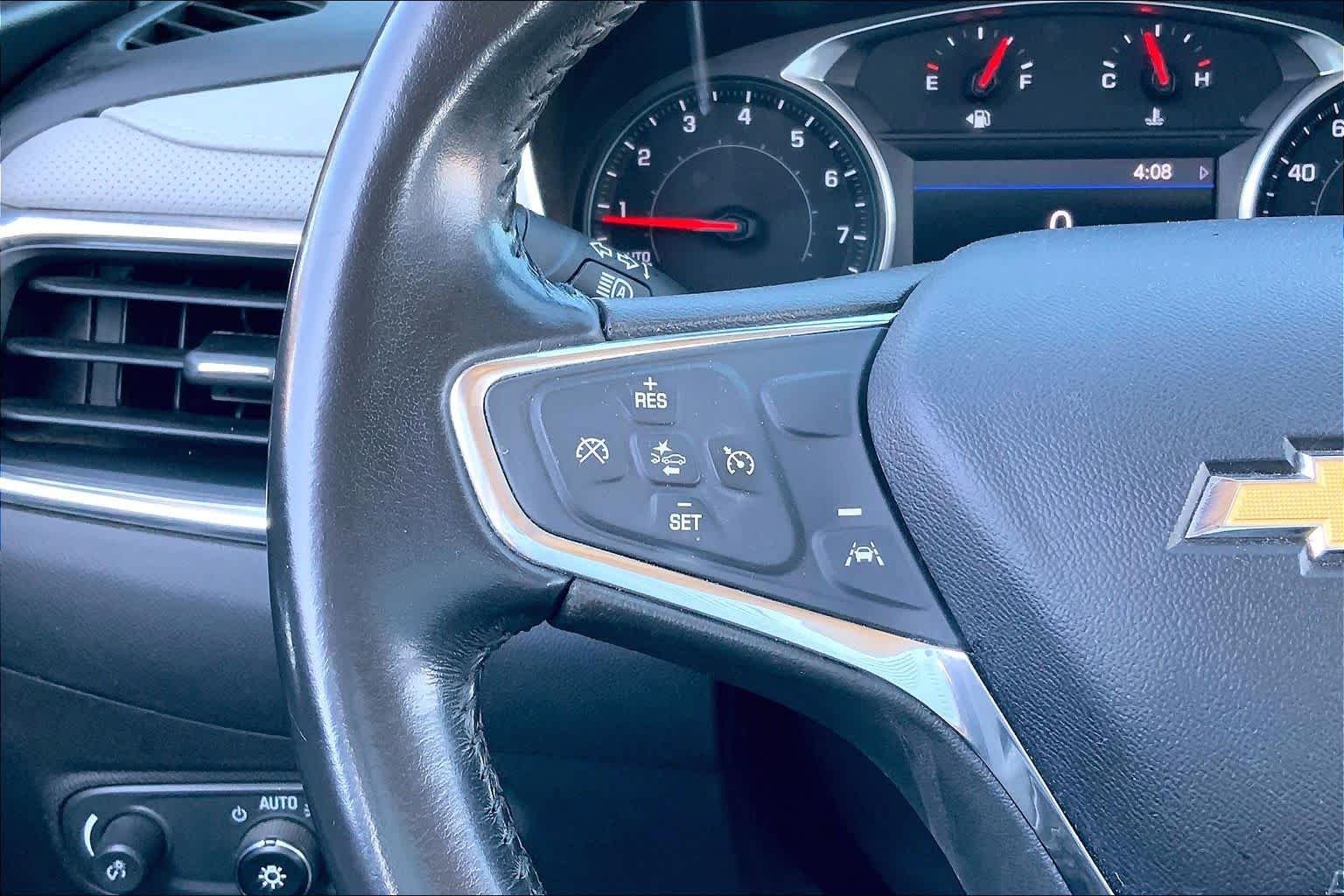 Used 2020 Iridescent Pearl Tricoat Chevrolet Premier image 23