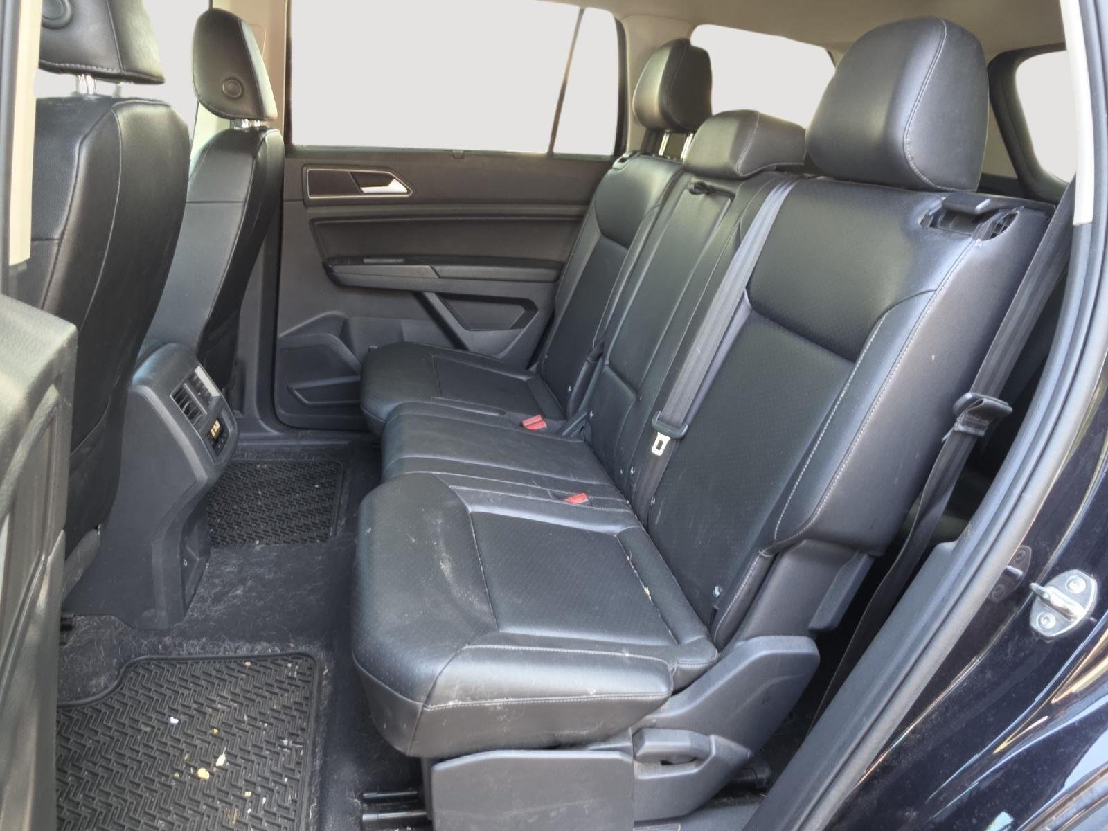 Used 2019 Deep Black Pearl Volkswagen 3.6L V6 SE image 25