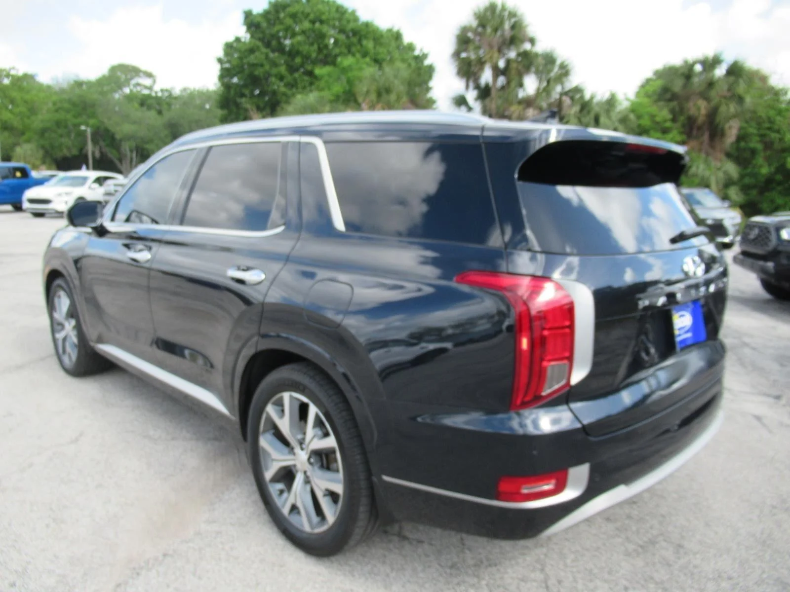 Used 2021 Blue Hyundai Limited image 5