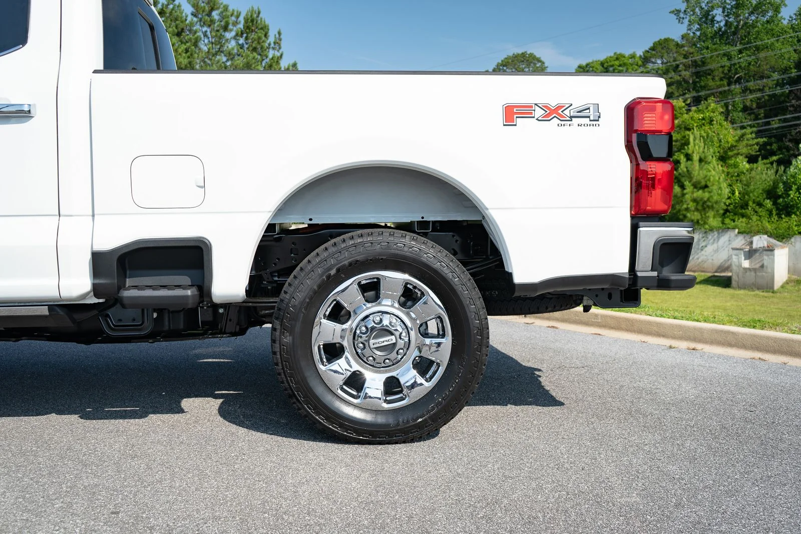 New 2026 Star White Metallic Tri-Coat Ford F-250® Lariat® image 15