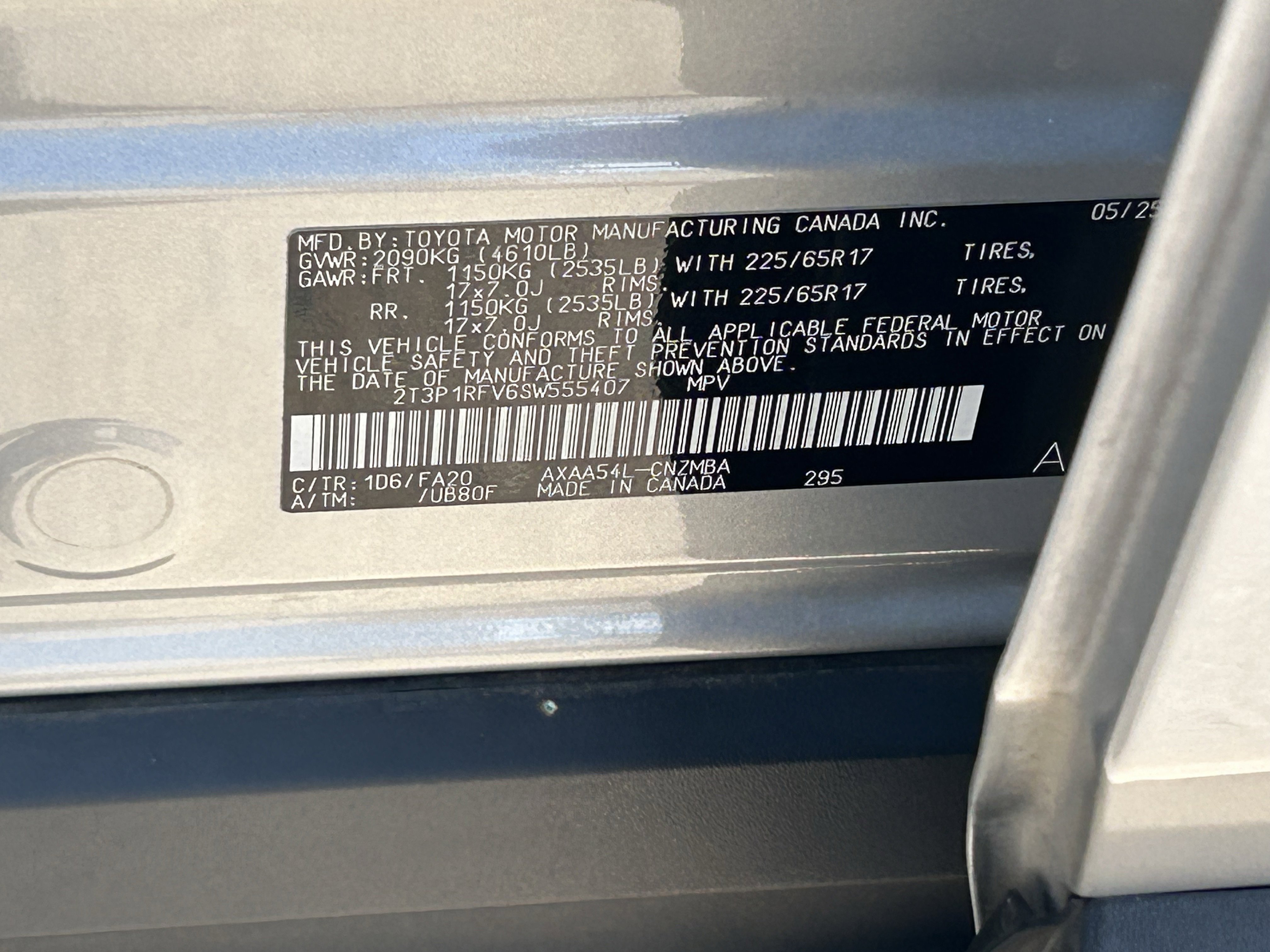 2025 Toyota RAV4 XLE - Photo 33
