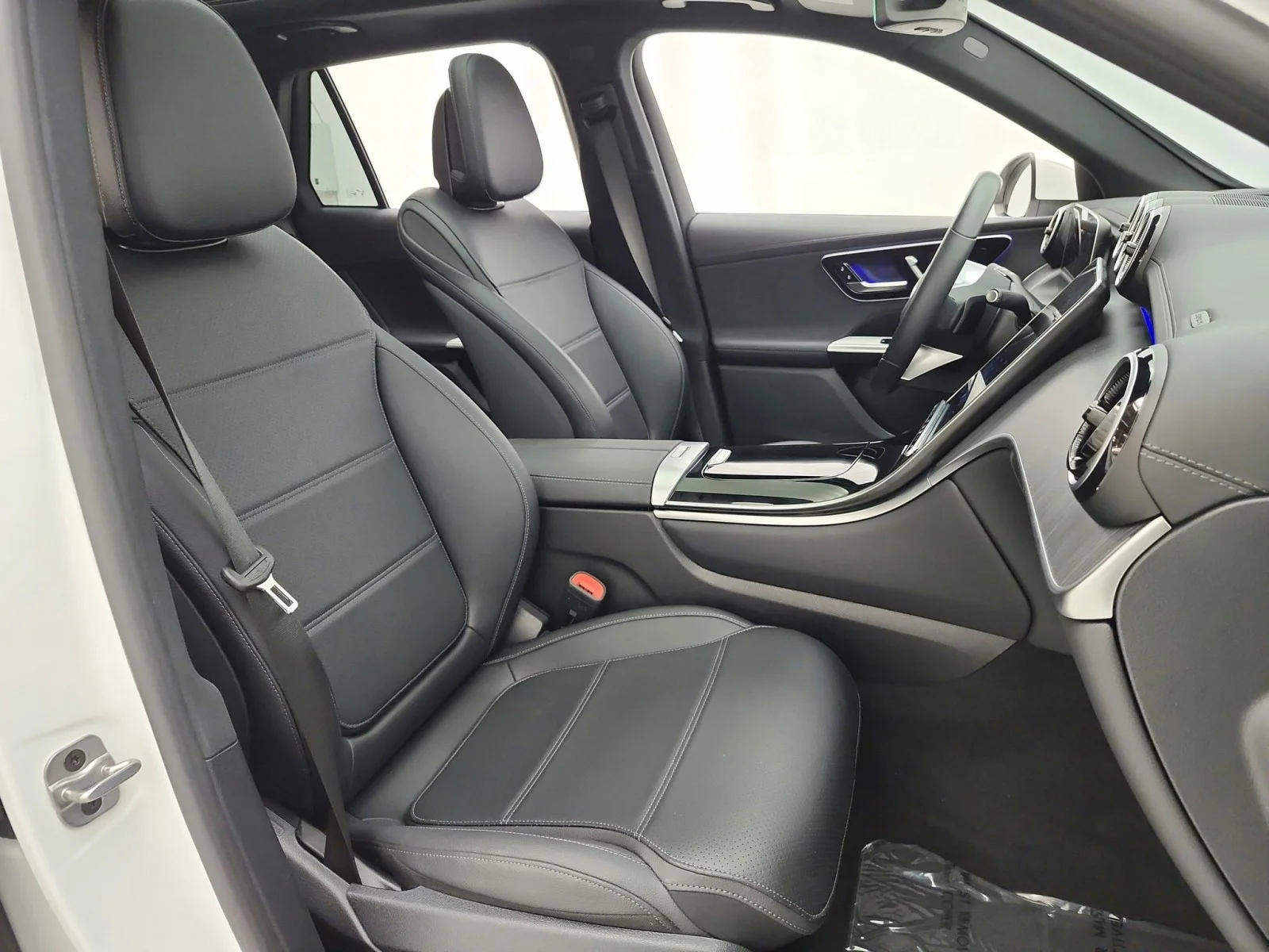 Certified Used 2024 Polar White Mercedes-Benz GLC 300 image 20