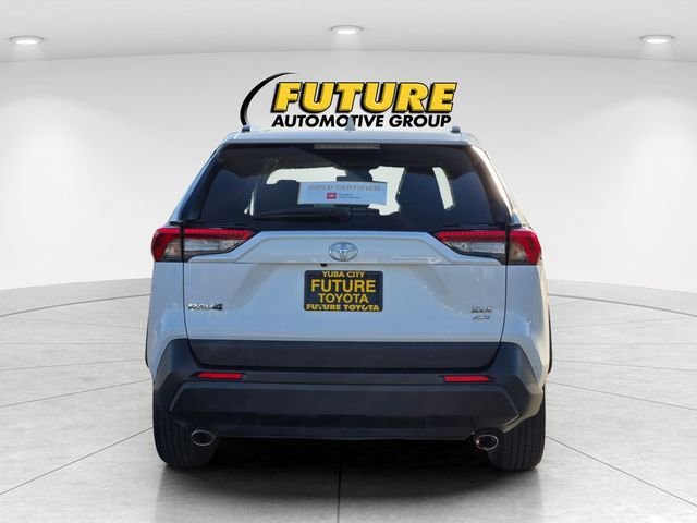 Used 2025 White Toyota XLE image 5