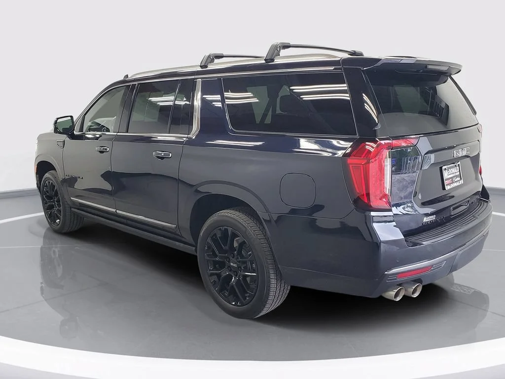 Used 2024 Midnight Blue Metallic GMC Denali Ultimate image 4