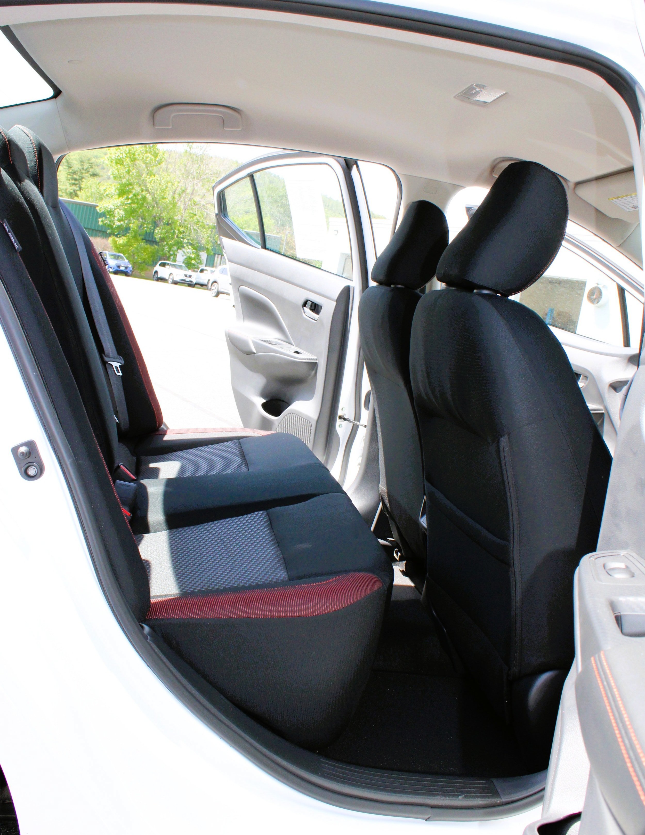 Used 2025 Aspen White Tricoat Nissan SR image 19
