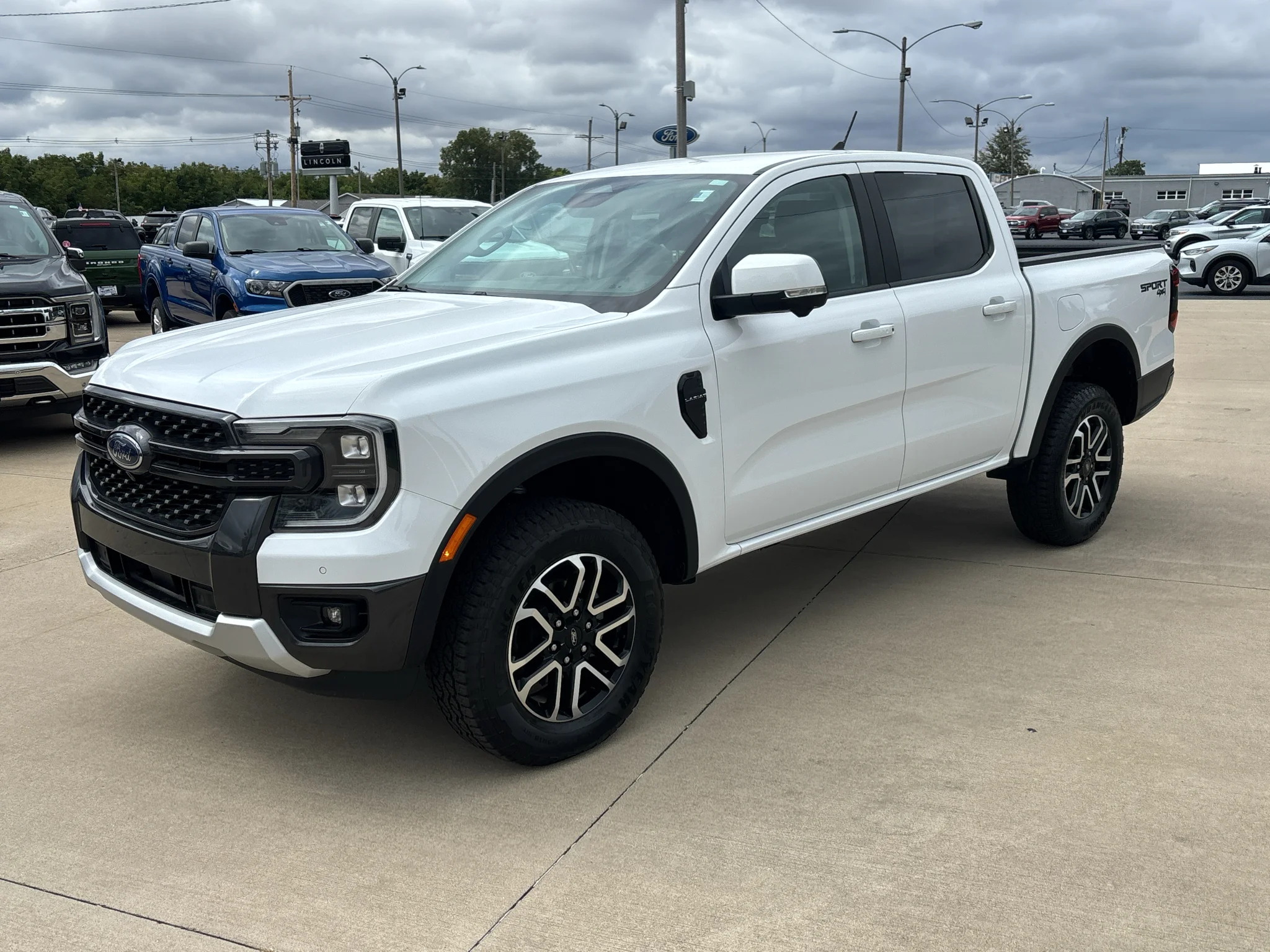 Used 2025 Oxford White Ford LARIAT image 2