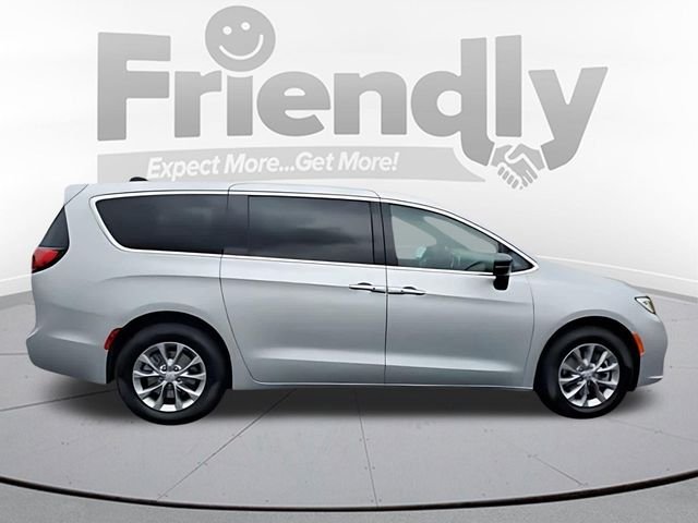 New 2026 Silver Mist Clear-Coat Exterior Paint Chrysler Select image 6