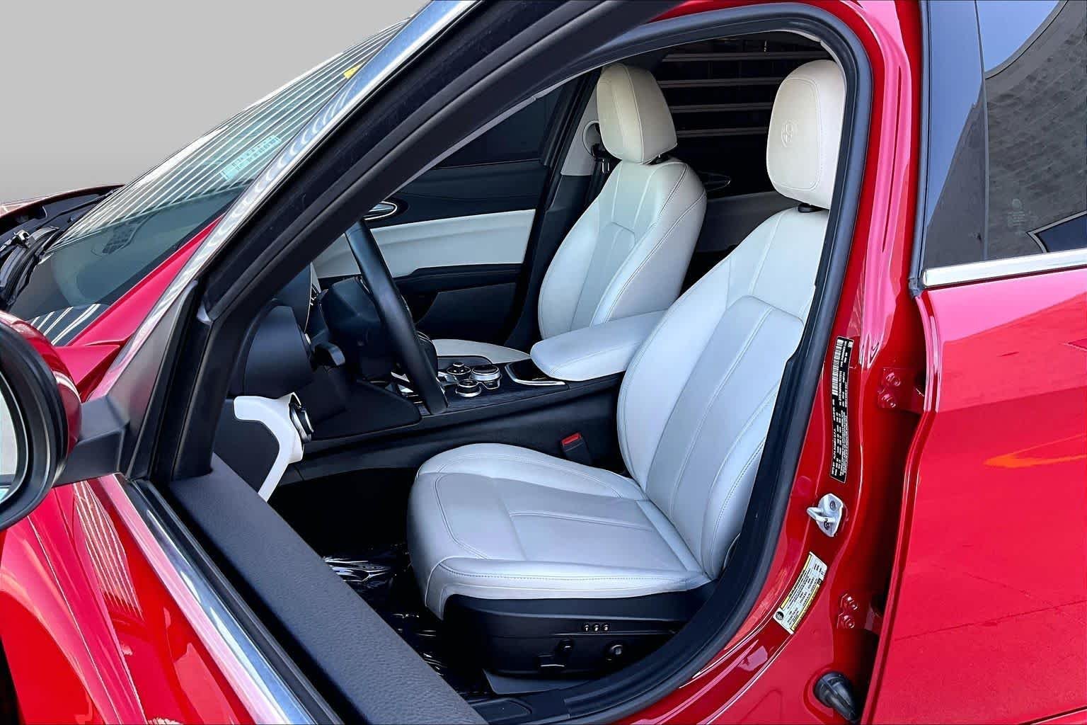 Used 2020 Alfa Rosso Alfa Romeo  image 8