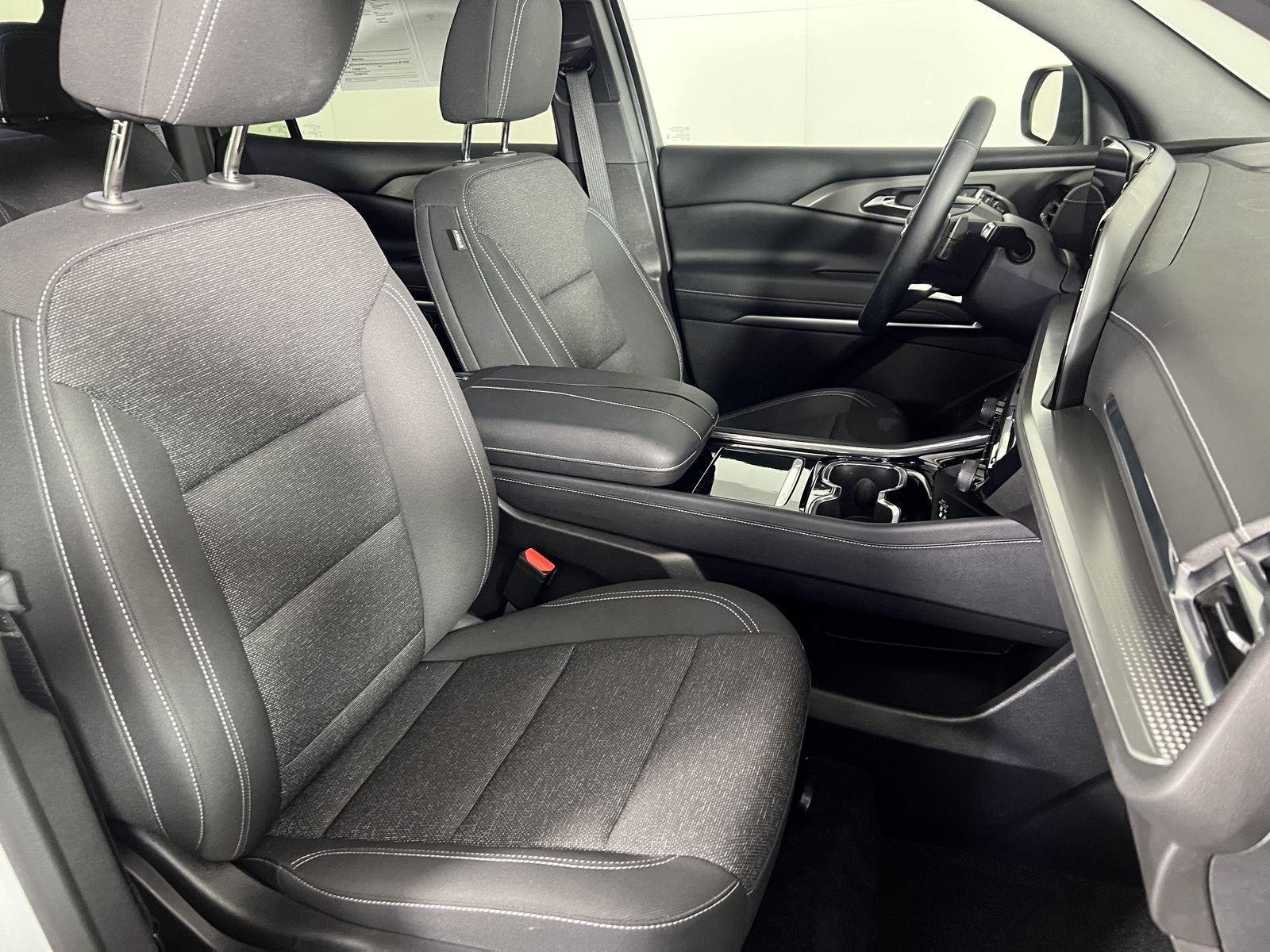 Used 2024 Summit White Chevrolet FWD LT image 21